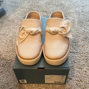 Toms Natural Slip-On Mules with Bow